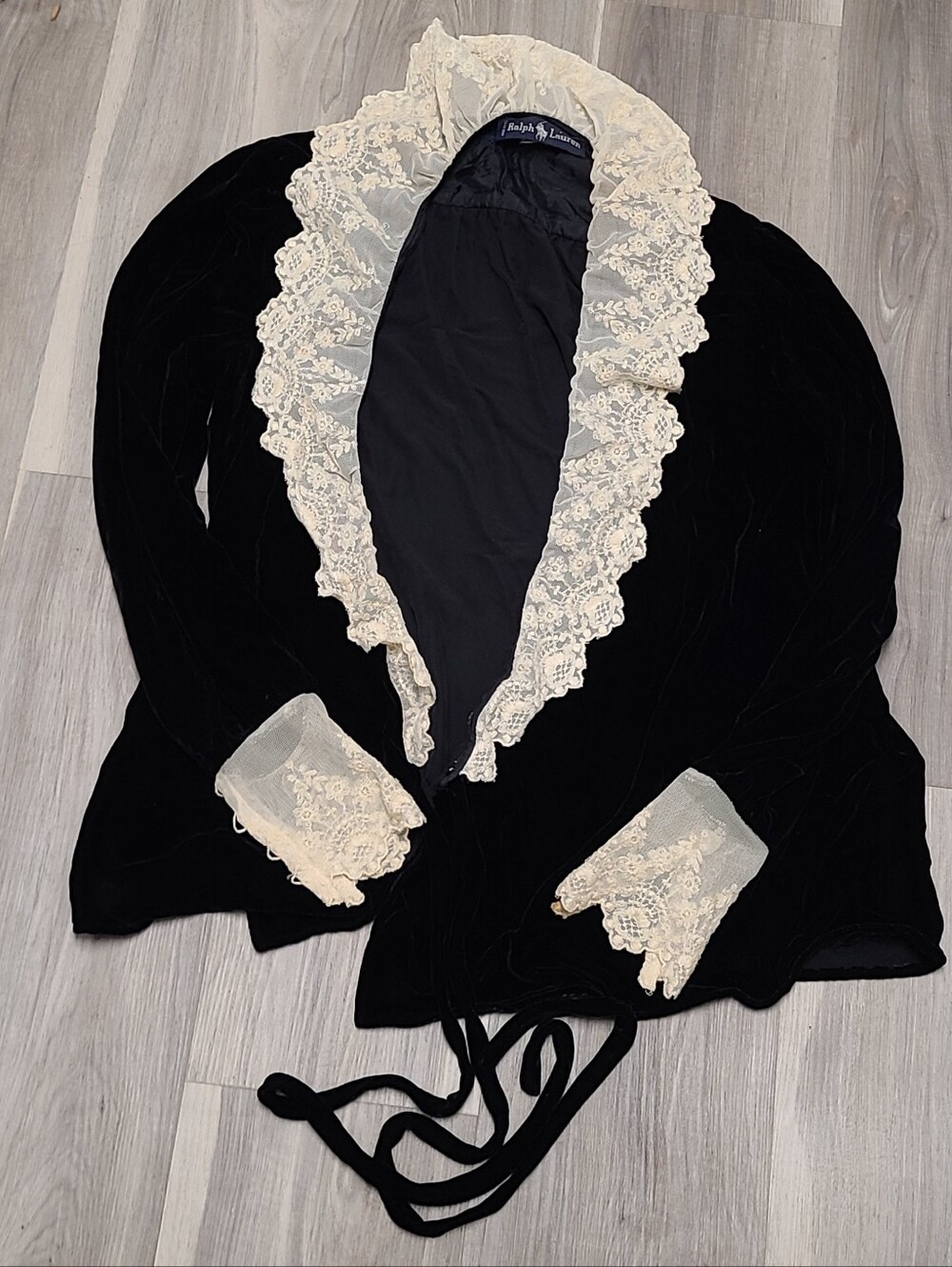 Vintage Vampiric Ralph Lauren Genuine Black Velvet And Silk ( Made In Usa)